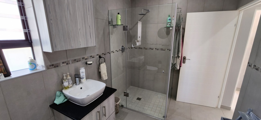 3 Bedroom Property for Sale in Dana Bay Western Cape